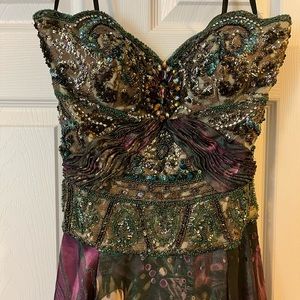 Beautiful Mac Duggal Couture 100% silk dress size 4